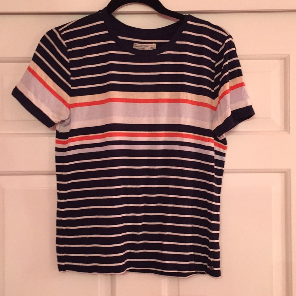 A&f essential tee